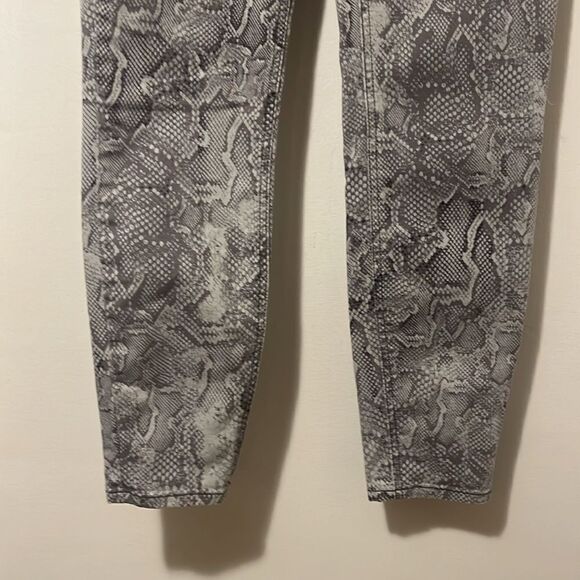 White House black market skinny ankle snakeskin print pants size 2 - Picture 4 of 12
